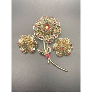 Sarah Coventry Gold tone Flower Brooch red rhinestones matching clip earrings